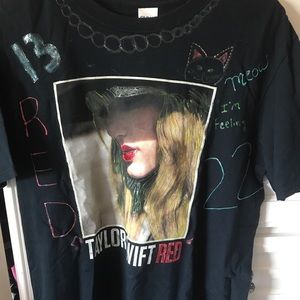 Taylor swift T-shirt (RED)